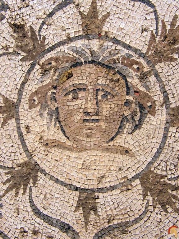 Detalle del mosaico de Medusa (Río Verde, Marbella)