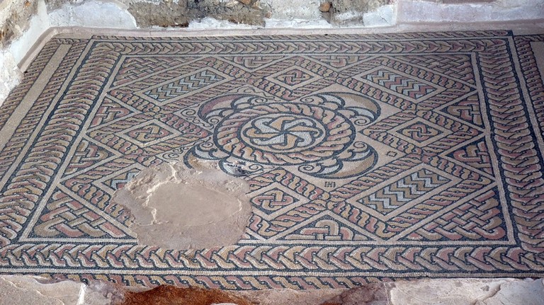 Mosaico geométrico con roseta central (Carranque, Toledo)