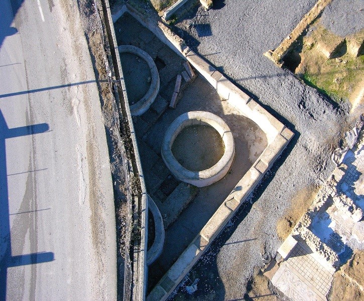 Vista aérea. Detalle del peristilo (La Estación, Antequera)